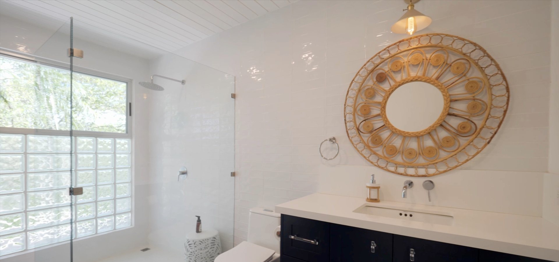 Ensuite bathroom of the second suite