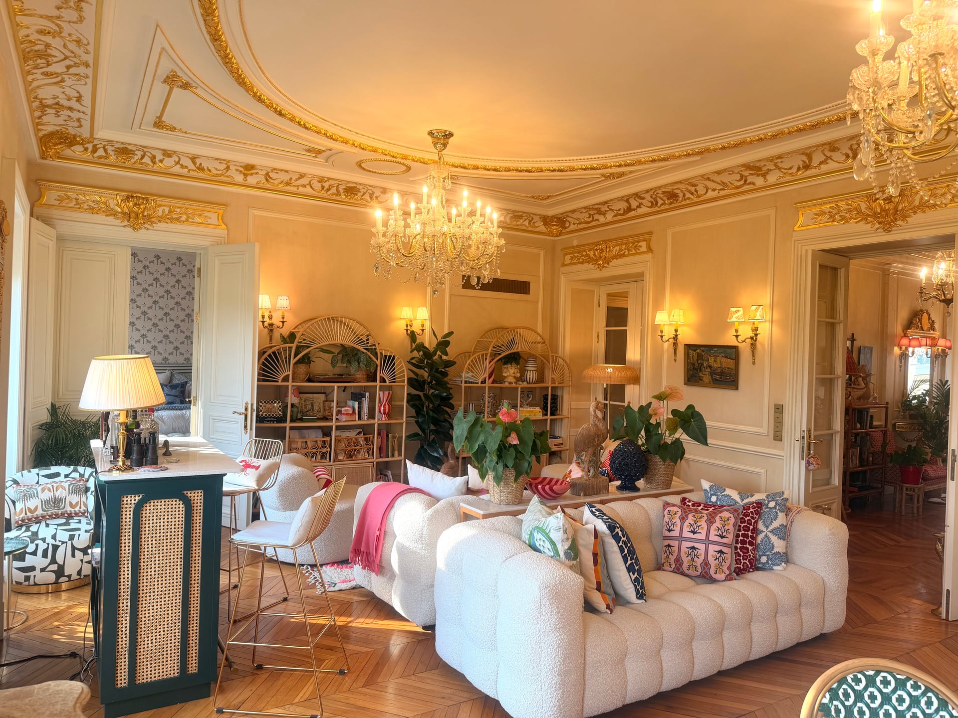 Soft sofas and armchairs in lamplight